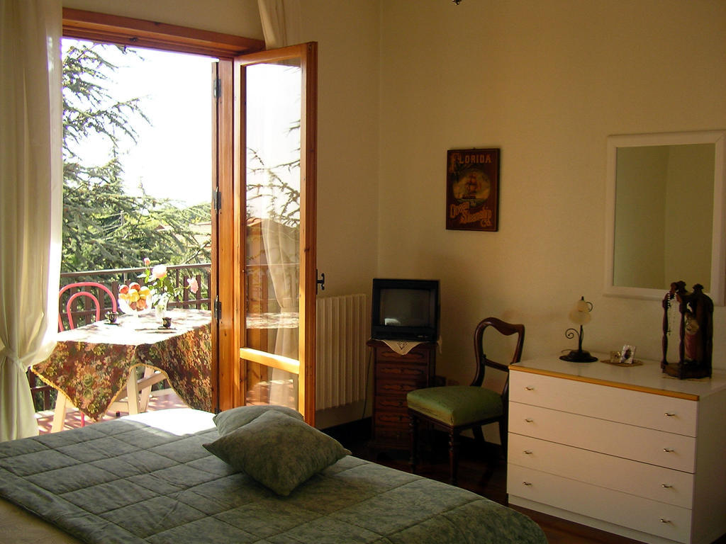 Villa Caterina B&B Педара Стая снимка